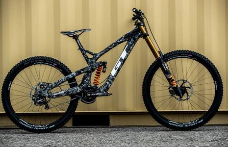 Wyn Masters a jeho unikátny zjazdový špeciál Fury