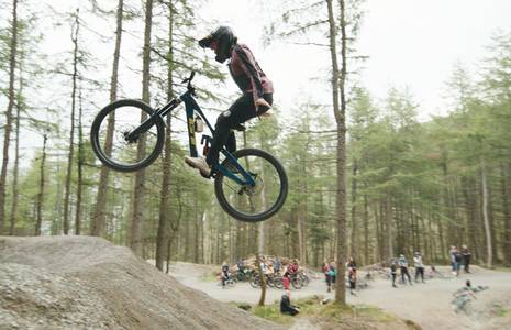 DÁMSKÝ GRAVITY JAM V REVOLUTION BIKE PARKU | PROJECT EVOLVE